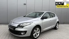 Grijs Gebruikt 2012 Renault Mégane III Bose Edition Hatchback | € 5.450 (Goede deal)