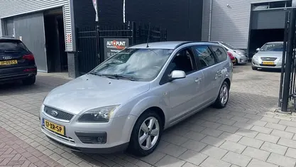 Occasion Ford Focus Ambiente 125 PK (91 kW) 2007 Grijs Stationwagen