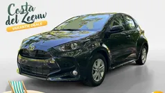 Zwart Nieuw 2025 Toyota Yaris Hybrid Active Hatchback | € 26.195 (Eerlijke prijs)