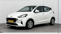 Polar white (psw) Gebruikt 2021 Hyundai i10 Comfort Hatchback | € 13.400 (Eerlijke prijs)