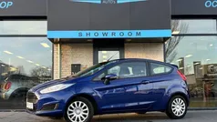 Blauw Gebruikt 2015 Ford Fiesta Trend Hatchback | € 7.450 (Eerlijke prijs)