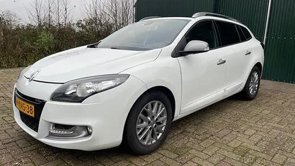 Wit (metallic) Gebruikt 2013 Renault Mégane GT Line GT-Line Stationwagen | € 5.450 (Eerlijke prijs)