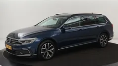 Blauw Gebruikt 2022 VW Passat GTE Stationwagen | € 19.900 (Goede deal)
