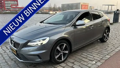 Occasion 2019 Volvo V40 R-Design Hatchback | € 17.950 (Goede deal)