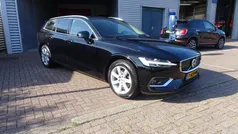 Zwart Gebruikt 2023 Volvo V60 Stationwagen | € 36.950 (Goede deal)
