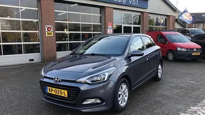 Grijs Occasion 2017 Hyundai i20 GO! Hatchback | € 7.950 (Eerlijke prijs)