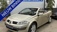Beige Gebruikt 2005 Renault Mégane Cabriolet Dynamique Cabriolet | € 2.995 (Eerlijke prijs)