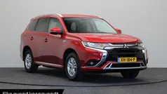 Rood Gebruikt 2019 Mitsubishi Outlander P-HEV SUV | € 20.940 (Goede deal)