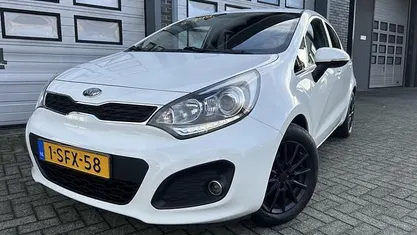 Occasion 2013 Kia Rio Plus Hatchback | € 5.349 (Eerlijke prijs)