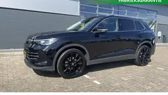 Zwart Gebruikt 2024 VW Tiguan Elegance SUV | € 45.898 (Super prijs)