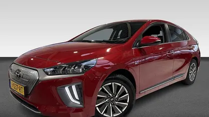 Rood Gebruikt 2020 Hyundai Ioniq Premium Hatchback | € 14.930 (Eerlijke prijs)