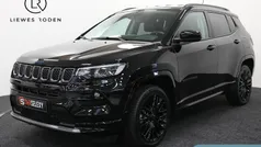 Zwart (metallic) Gebruikt 2022 Jeep Compass SUV | € 27.950 (Eerlijke prijs)