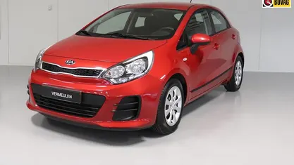 Rood Gebruikt 2017 Kia Rio Comfort Hatchback | € 9.750 (Eerlijke prijs)