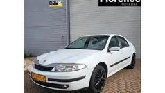 Wit Occasion 2002 Renault Laguna II Expression Hatchback | € 1.599 (Eerlijke prijs)