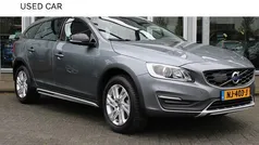 Grijs Gebruikt 2017 Volvo V60 CC Stationwagen | € 17.500 (Super prijs)