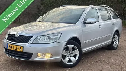 Grijs Gebruikt 2010 Skoda Octavia Elegance Stationwagen | € 3.250 (Goede deal)