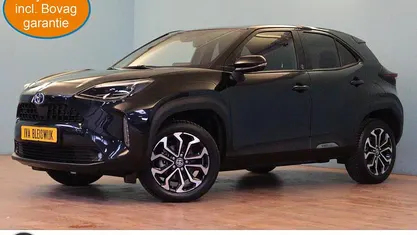 Zwart Occasion 2026 Toyota Yaris Cross Team SUV | € 27.899 (Eerlijke prijs)