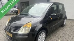 Zwart Gebruikt 2005 Renault Modus Authentique MPV | € 2.249 (Eerlijke prijs)