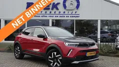 Rood (metallic) Gebruikt 2021 Opel Mokka-e Business Elegance SUV | € 15.895 (Eerlijke prijs)