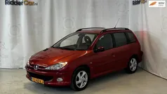 Rood Gebruikt 2004 Peugeot 206 Stationwagen | € 2.799 (Eerlijke prijs)