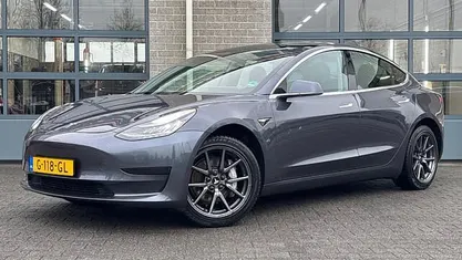 Occasion 2019 Tesla Model 3 Standard Range Sedan | € 18.850 (Eerlijke prijs)