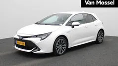 Wit Gebruikt 2020 Toyota Corolla Hatchback | € 21.945 (Eerlijke prijs)