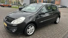 Zwart Gebruikt 2007 Renault Clio II Hatchback | € 3.250 (Eerlijke prijs)