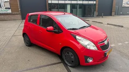 Occasion Chevrolet Spark 68 PK (50 kW) 2011 Rood Hatchback