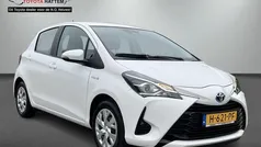 Wit Gebruikt 2020 Toyota Yaris Active Hatchback | € 15.901 (Eerlijke prijs)