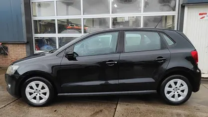 Zwart Occasion 2011 VW Polo Comfortline Hatchback | € 2.850 (Goede deal)