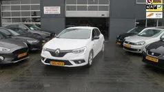 Wit Gebruikt 2018 Renault Mégane IV LIMITED Hatchback | € 11.740 (Eerlijke prijs)