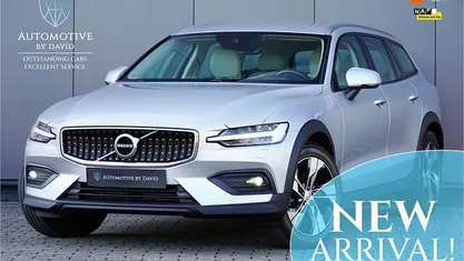 Grijs (metallic) Occasion 2020 Volvo V60 CC Pro Stationwagen | € 36.445 (Eerlijke prijs)