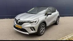Grijs Gebruikt 2023 Renault Captur Intens SUV | € 26.390 (Eerlijke prijs)