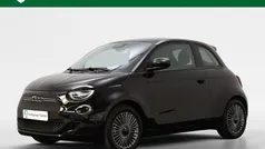 Gebruikt 2022 Fiat 500e Icon Hatchback | € 17.245 (Eerlijke prijs)