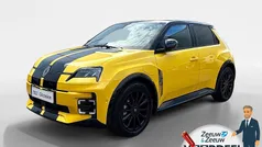 Gebruikt 2024 Renault R5 Iconic Hatchback | € 29.940 (Eerlijke prijs)