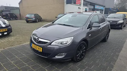 Grijs Occasion 2012 Opel Astra Cosmo Hatchback | € 6.750 (Eerlijke prijs)