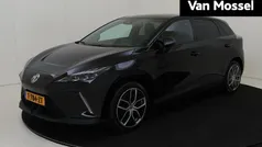 Zwart Gebruikt 2023 MG MG4 EV Trophy Hatchback | € 27.495 (Eerlijke prijs)