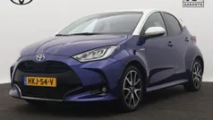 Blauw Gebruikt 2021 Toyota Yaris Hybrid Executive Hatchback | € 23.945 (Eerlijke prijs)