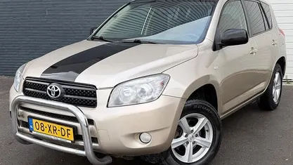 Beige Occasion 2007 Toyota RAV4 Sol SUV | € 7.450 (Eerlijke prijs)