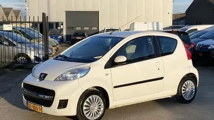 Occasion Peugeot 107 Urban Move 68 PK (50 kW) 2010 Hatchback