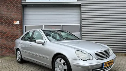 Grijs Gebruikt 2003 Mercedes C180 Sedan | € 1.944 (Eerlijke prijs)