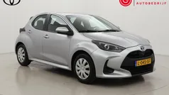 Gebruikt 2021 Toyota Yaris Hybrid Active Hatchback | € 18.999 (Eerlijke prijs)