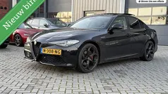Gebruikt 2017 Alfa Romeo Giulia Veloce Sedan | € 28.940 (Eerlijke prijs)