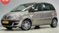 Grijs (metallic) Gebruikt 2007 Lancia Musa MPV | € 3.995 (Eerlijke prijs)