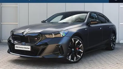 Grijs Occasion 2024 BMW i5 M Sport Sedan | € 77.950 (Eerlijke prijs)