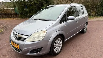 Grijs Gebruikt 2008 Opel Zafira Cosmo MPV | € 1.595 (Goede deal)
