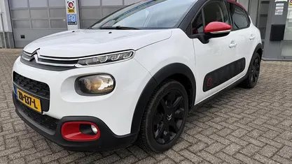 Wit Occasion 2019 Citroën C3 Shine Hatchback | € 10.490 (Eerlijke prijs)