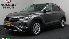 Grijs Gebruikt 2022 VW T-Roc Business SUV | € 30.195 (Eerlijke prijs)
