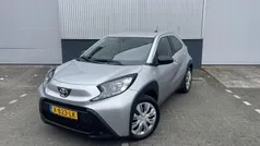 Grijs Gebruikt 2023 Toyota Aygo Play Hatchback | € 16.500 (Goede deal)