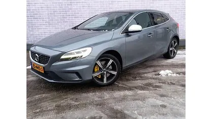 Grijs (metallic) Occasion 2019 Volvo V40 Hatchback | € 18.899 (Eerlijke prijs)
